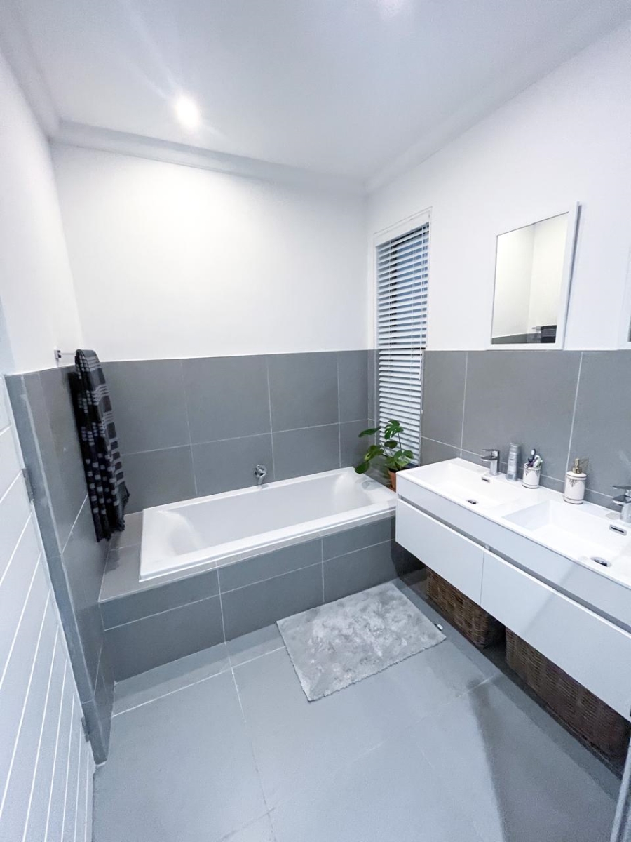 3 Bedroom Property for Sale in Sitari Country Estate Western Cape